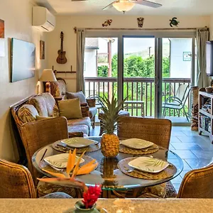 Apartment Pristine With Balcony Walk To Beach!, Lihue